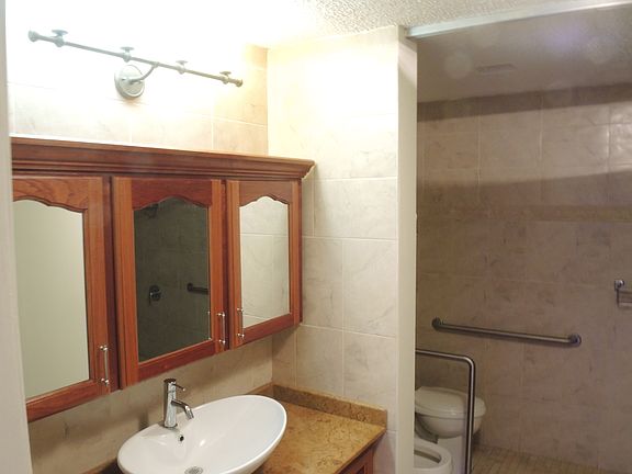 5th image of Mansiones De Villanova Calle A B1-2