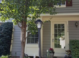 1530 Woodcrest Dr, Reston, VA 20194