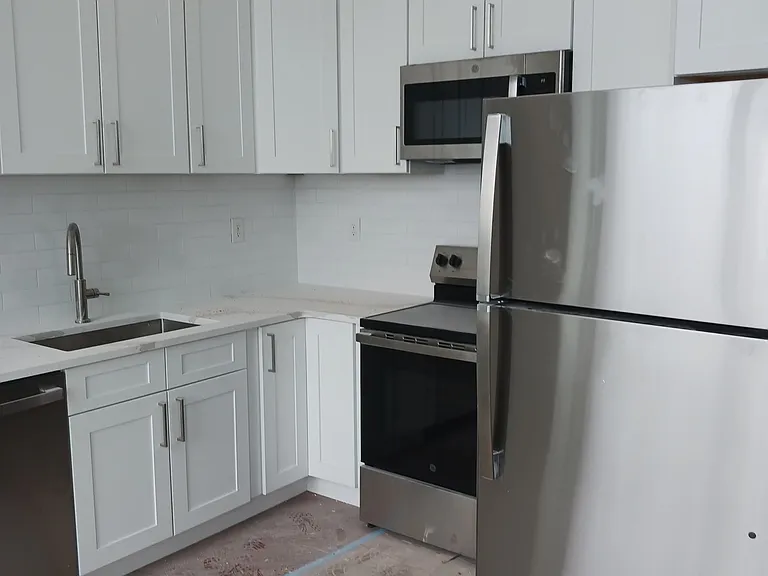5700-04 Germantown Ave — Photo 2