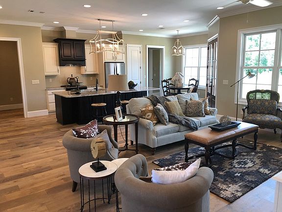 3rd image of 5009 Braemar Park Dr