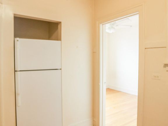 3rd image of 4909 N Glenwood Ave APT 2A