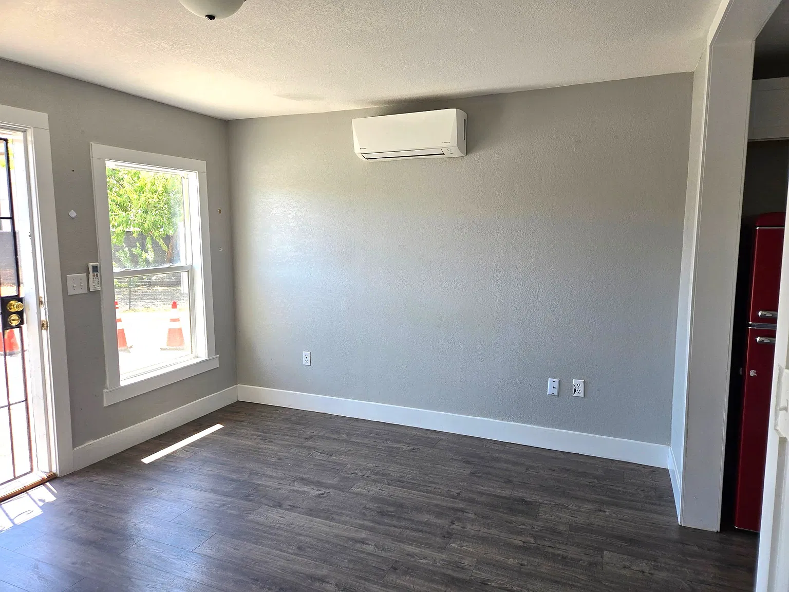 Studio, 300 sqft, $1,500 — Photo 4