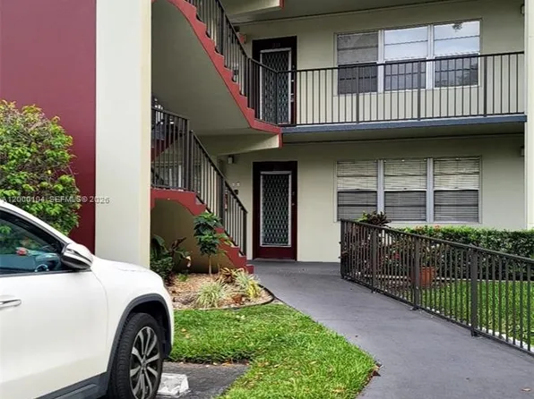 13255 SW 7th Ct APT 203D, Hollywood, FL 33027