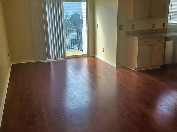 5th image of 1661 Campau Farms Cir #28