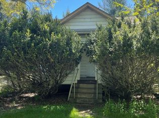 42 Harvey St, Closter, NJ 07624