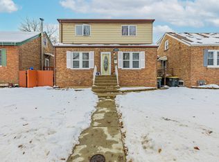 18006 Oakwood Ave, Lansing, IL 60438