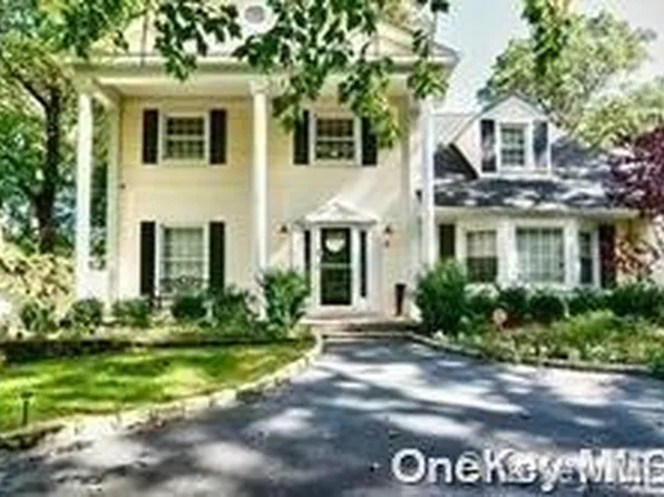 5 Daell Lane, Centereach, NY 11720