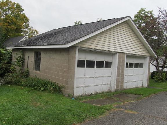 3rd image of 120 Union St
