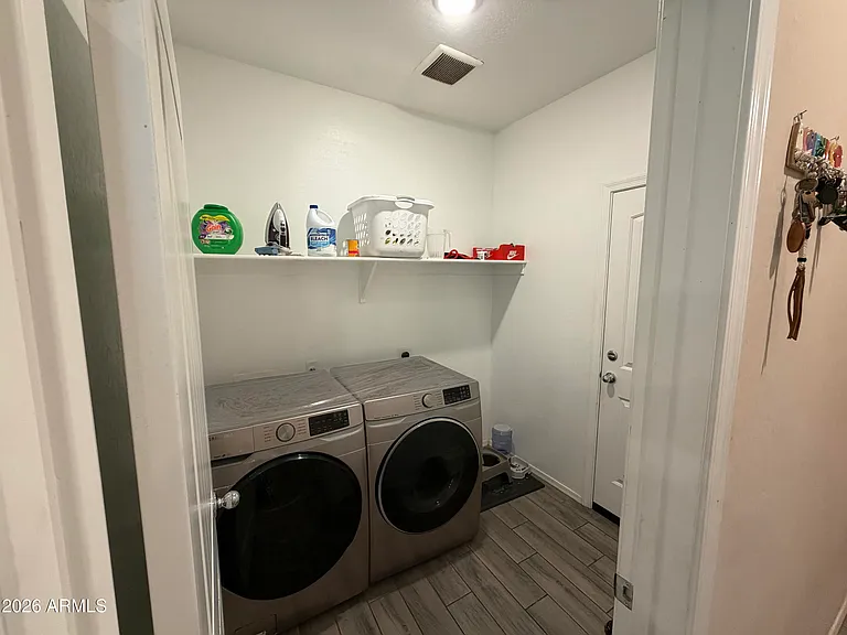24740 W Jessica Ln — Photo 9