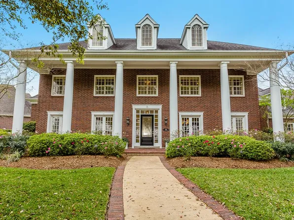 2926 E Autumn Run Cir, Sugar Land, TX 77479