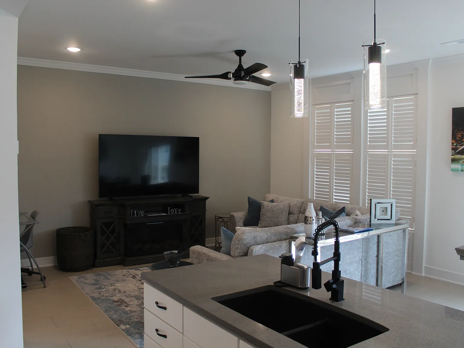 3 bed, 2.5 bath, 1667 sqft, $2,500 — Photo 4