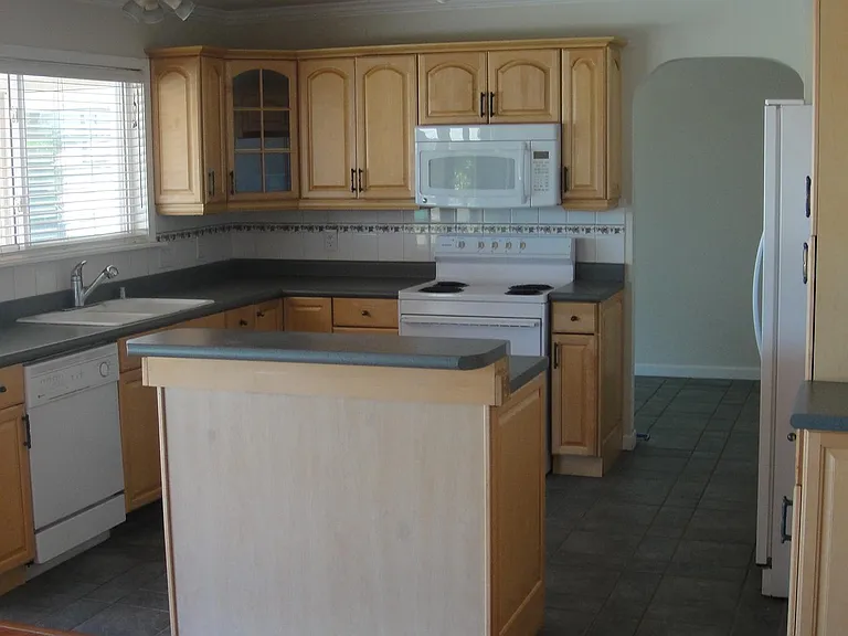 43520 Illinois Ave — Photo 10