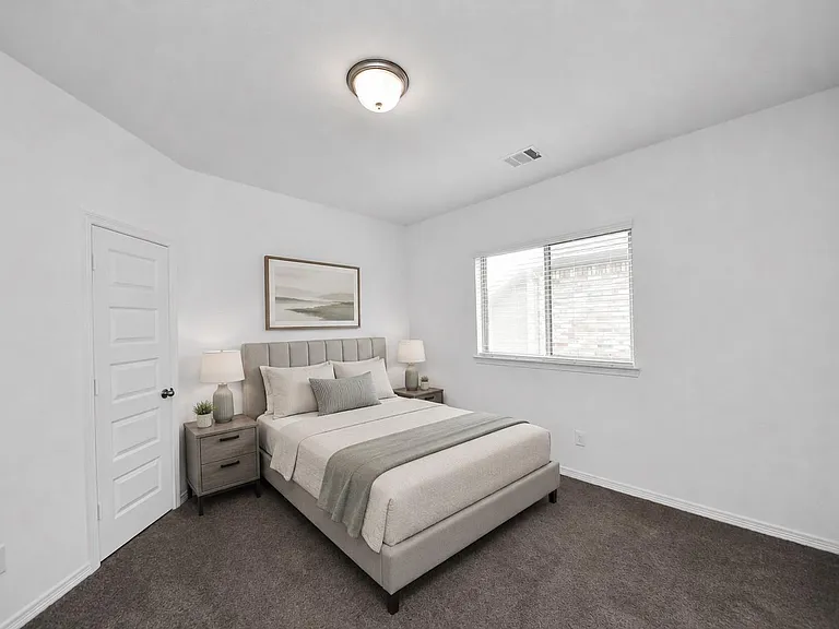 606 Round Lake Dr — Photo 26