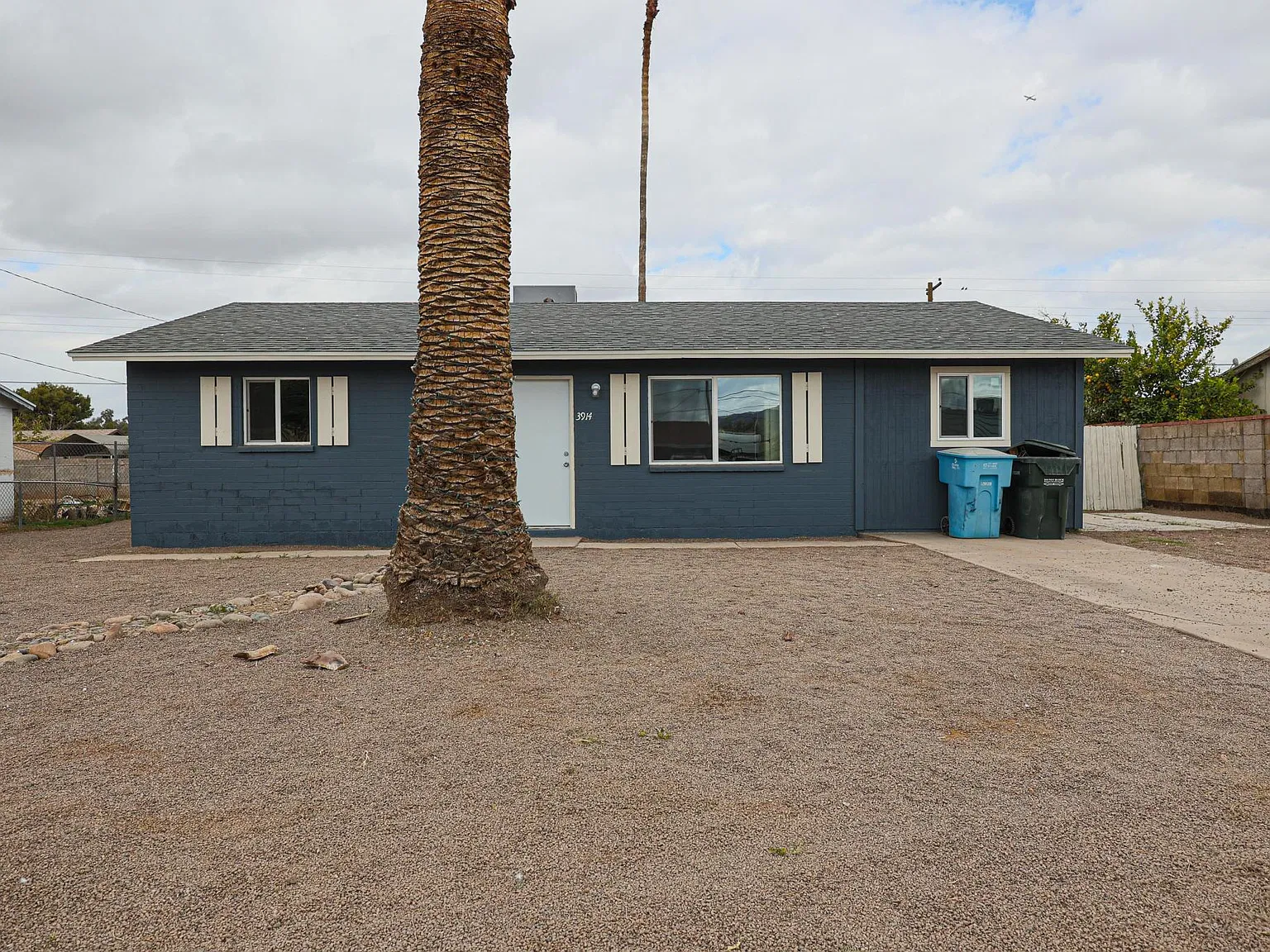 4 bed, 1277 sqft, $2,450 — Photo 2