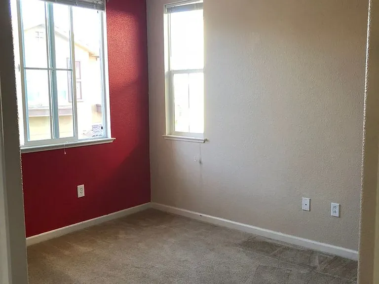 2709 Waldorf Ln — Photo 5