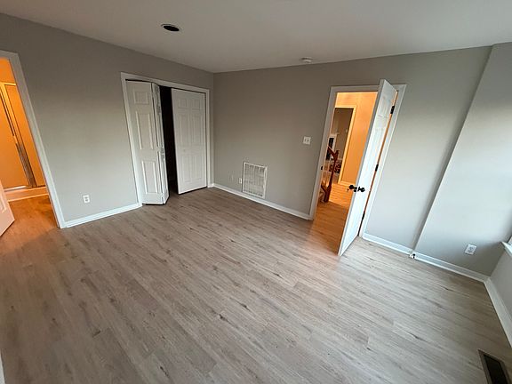 3rd image of 1311 Grayland Ave