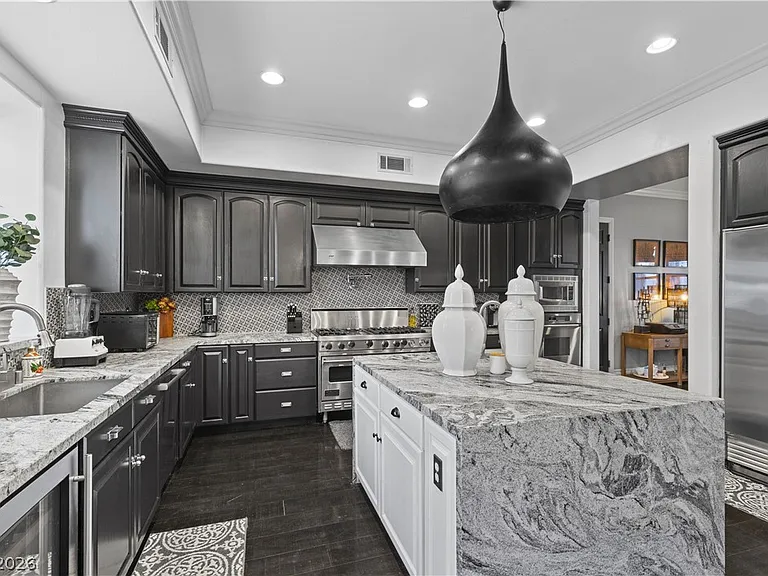 10212 Stone Briar Ct — Photo 36