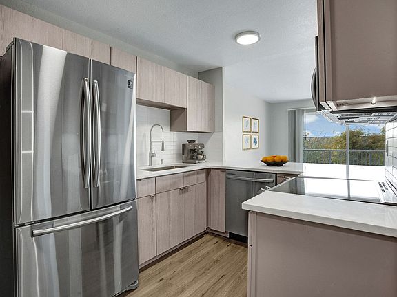 5th image of 5604 Lakeview Dr #5306C