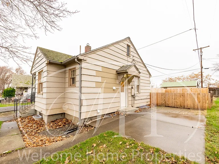 427 E Pine St — Photo 16