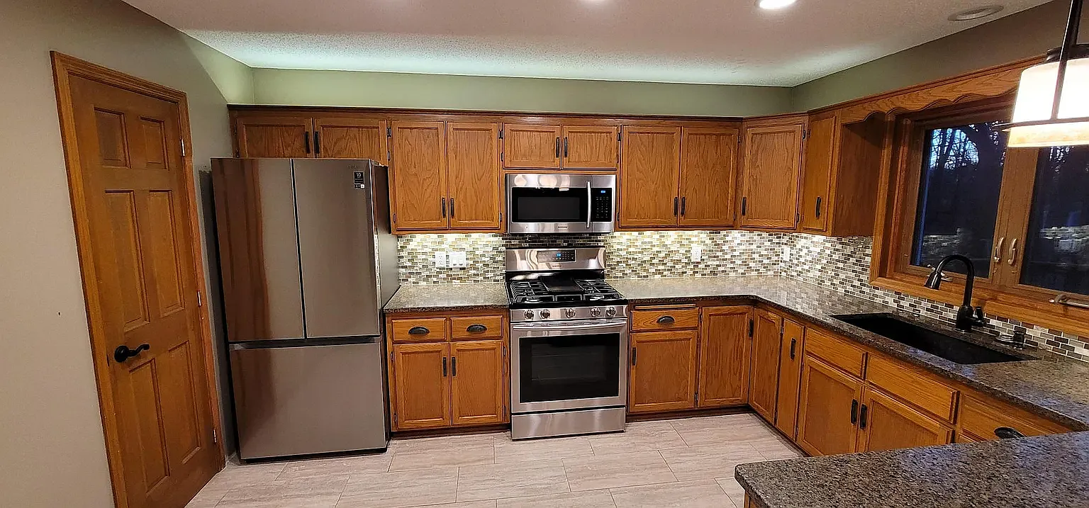 4 bed, 2460 sqft, $3,100 — Photo 4