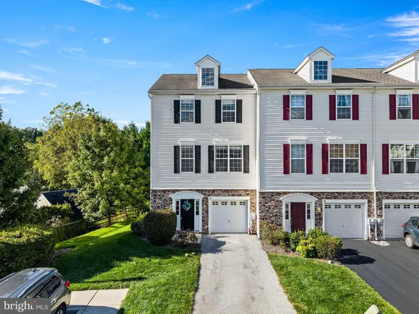 2 Shoreham Dr, East Fallowfield, PA 19320