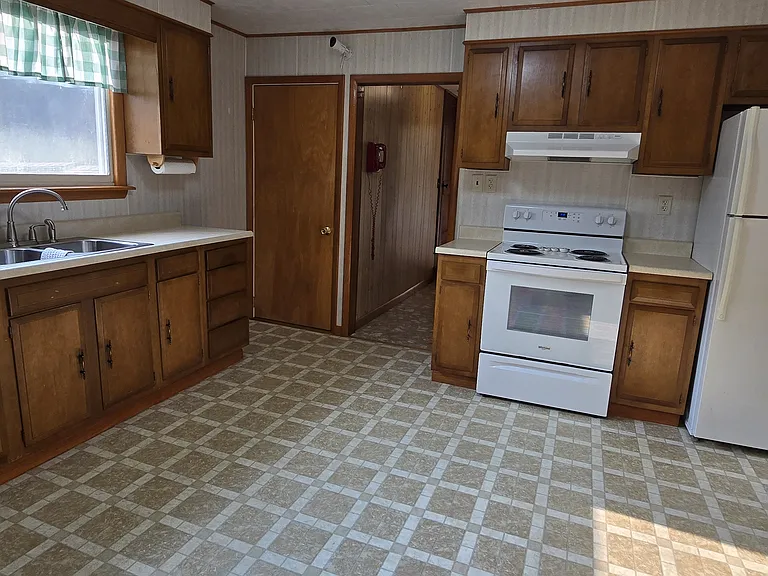 15731 Veterans Memorial Hwy — Photo 15