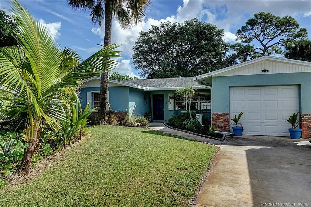3 bed, 2.0 bath, 1520 sqft, $4,500 — Photo 2