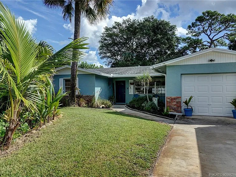 905 SE Flamingo Ave — Photo 2