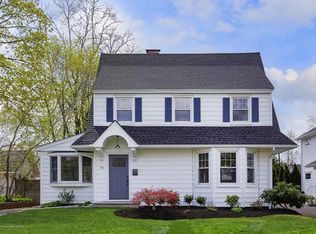 16 Buena Pl, Red Bank, NJ 07701