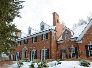 115 Dunrovin Dr, Barrington Hills, IL 60010