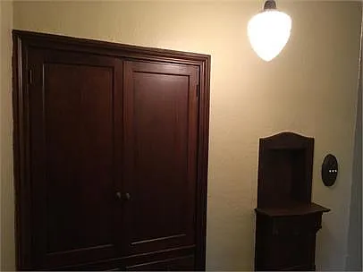 3769 Lockwood Avenue - 11 — Photo 3