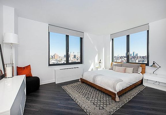 5th image of 250 E Houston St APT 9C