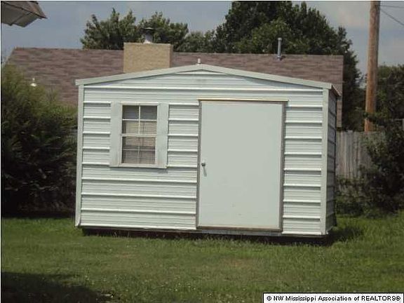 2nd image of 10132 Hyman Dr