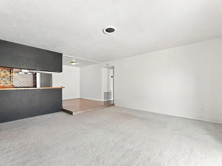 6285 Edgewood Way — Photo 9