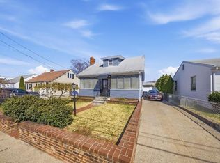 113 Woodside Ave, Pawtucket, RI 02861