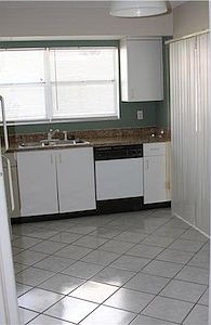 5th image of 2209 SE 27th Dr #105-A