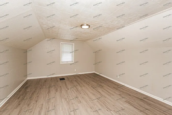 5493 Thomas St — Photo 9