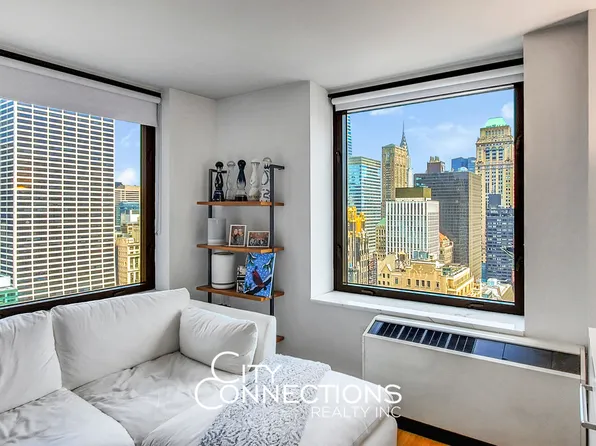 100 West 39th Street image 2 of 27