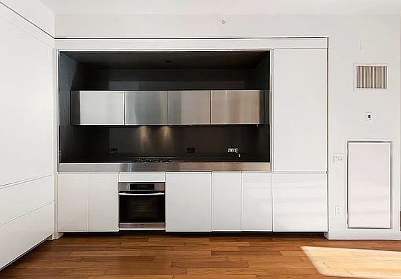 3rd image of 15 William St APT 9A