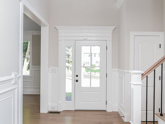 5th image of 66 Spring St