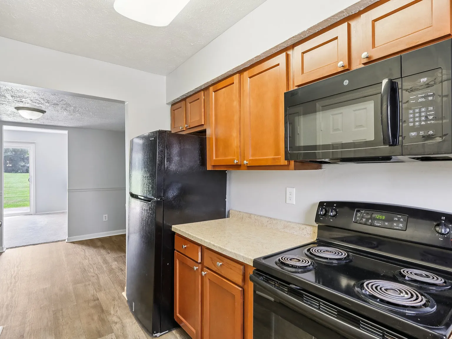 Castleton Manor Apartments — Photo 3