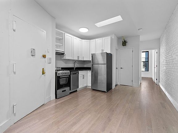 3rd image of 633 E 6th St APT 5E