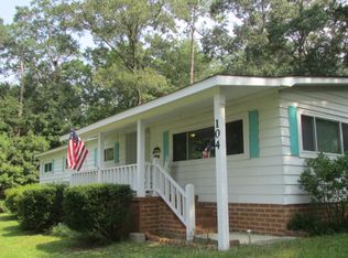 104 Lakeshore Dr N, Ivey, GA 31031