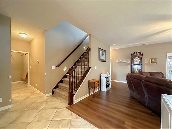 5th image of 2828 Larkspur Dr