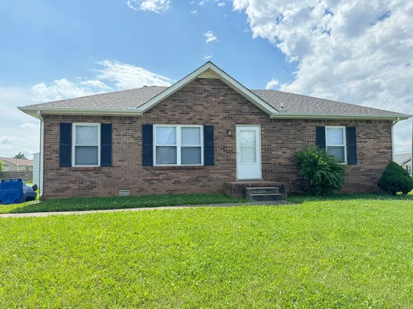 1302 Chucker Dr, Clarksville, TN 37042