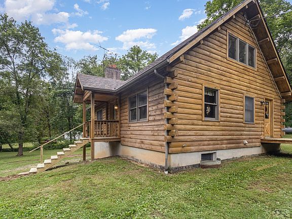 4th image of 9613 Vine Dr