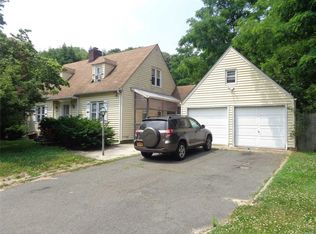 32 Dare Rd, Selden, NY 11784