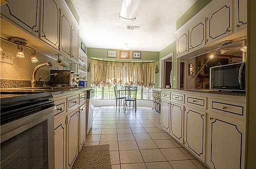 5th image of 705 Dogwood Dr