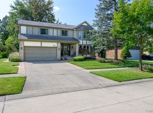 6223 Silverstone Dr, Troy, MI 48085