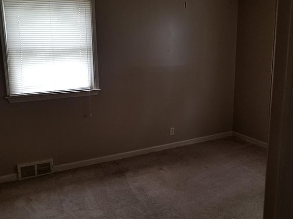 2nd image of 19141 Woodland St